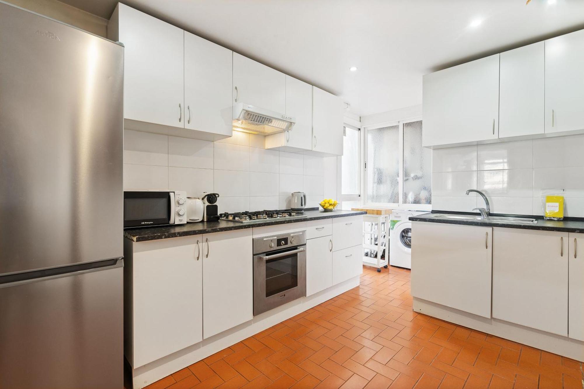 Chic 3br Retreat With Private Terrace Apartment